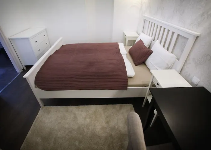 Chain Bridge Apartment