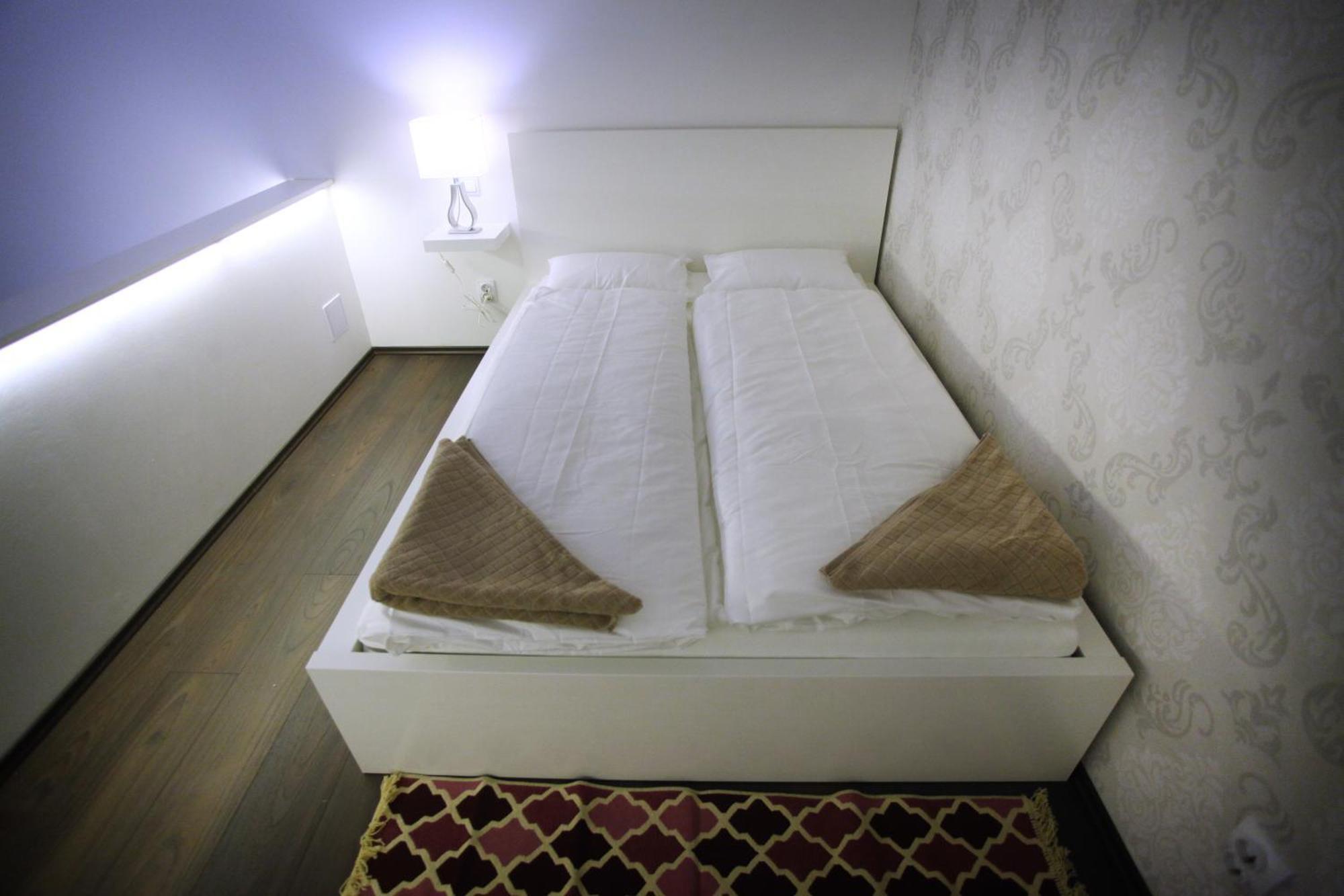Chain Bridge Apartman *